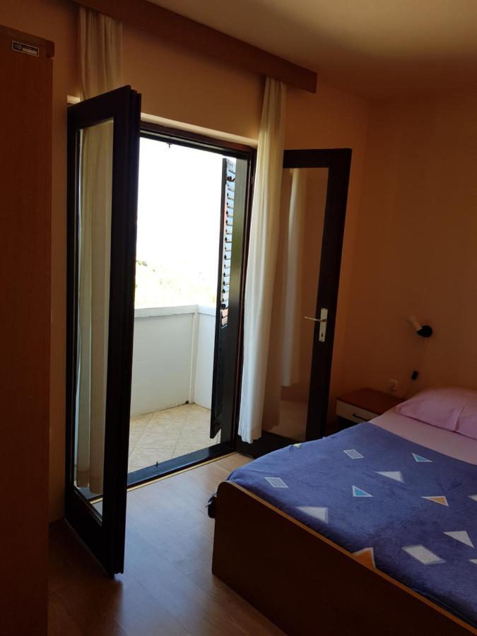 Apartmani Tommy Pag Town Esterno foto