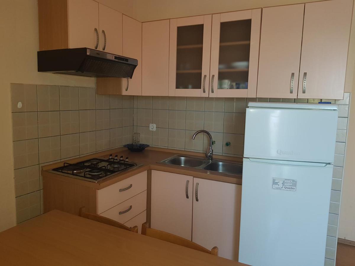 Apartmani Tommy Pag Town Esterno foto