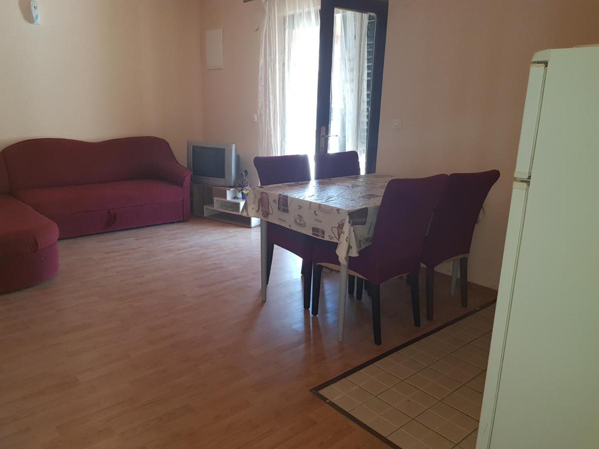 Apartmani Tommy Pag Town Esterno foto